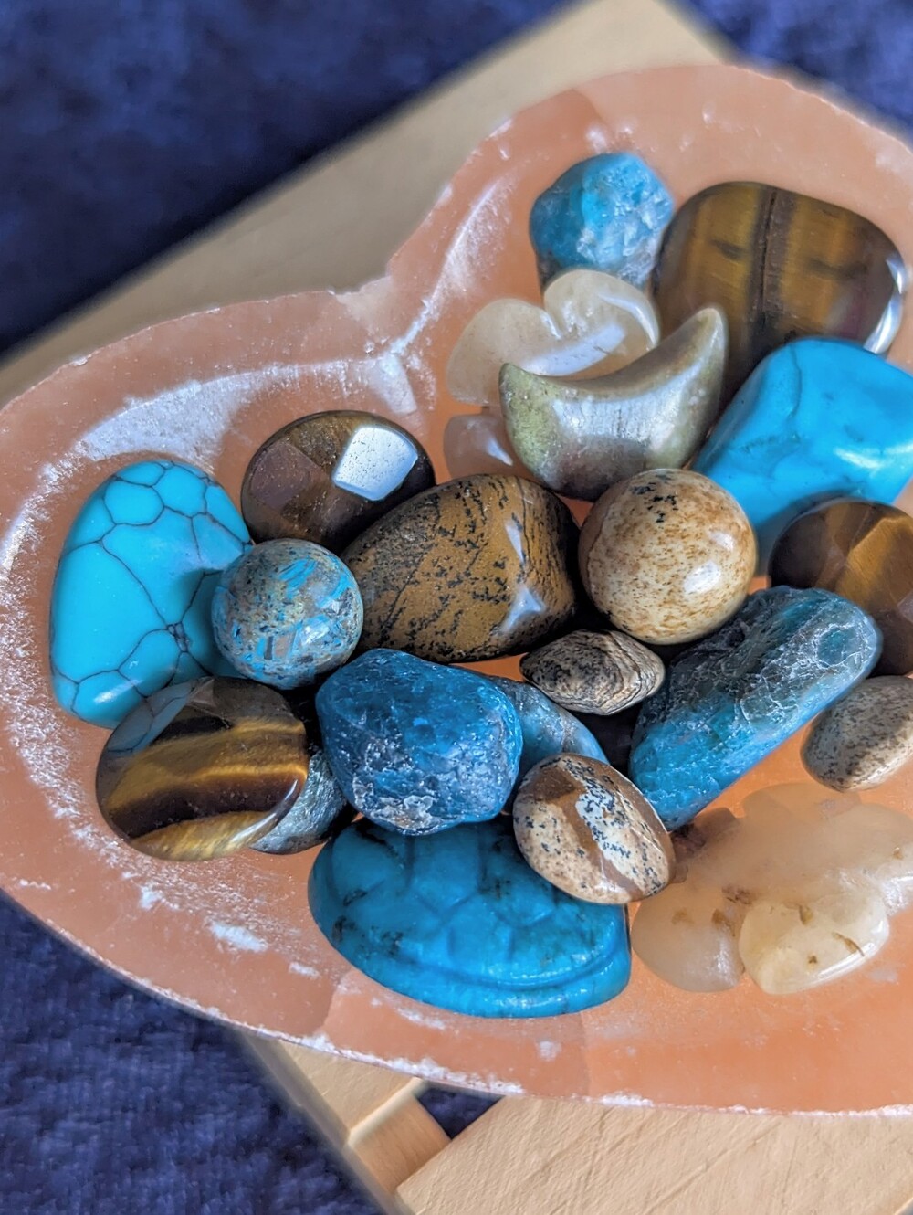 CHAKRA ENERGY CENTERING ✨Southwest Crystal Confetti Bowl 🩵 Turquoise & Apatite
